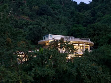Buzzy Sunny· Feixue Pavilion